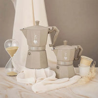 Cafeteira Italiana Bialetti Moka Exclusive Induction Areia