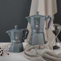 Cafeteira Italiana Bialetti Moka Exclusive Induction Cinza