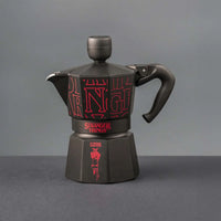 Cafeteira Italiana Bialetti Moka Express Stranger Things 3 e 6 Xíc