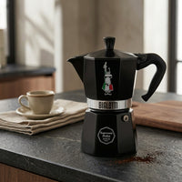 Cafeteira Italiana Bialetti Moka Express Omino Preta 6 Xícaras
